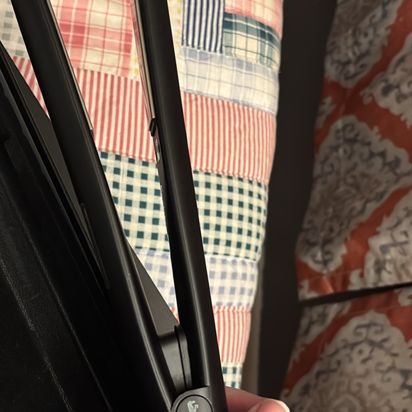 Sleek Black Hair Straightener